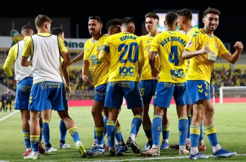 Lễ ăn mừng của đội Las Palmas trong trận đấu với Atletico Madrid ở La Liga 2023/2024, thứ Bảy (11/4/2023) rạng sáng