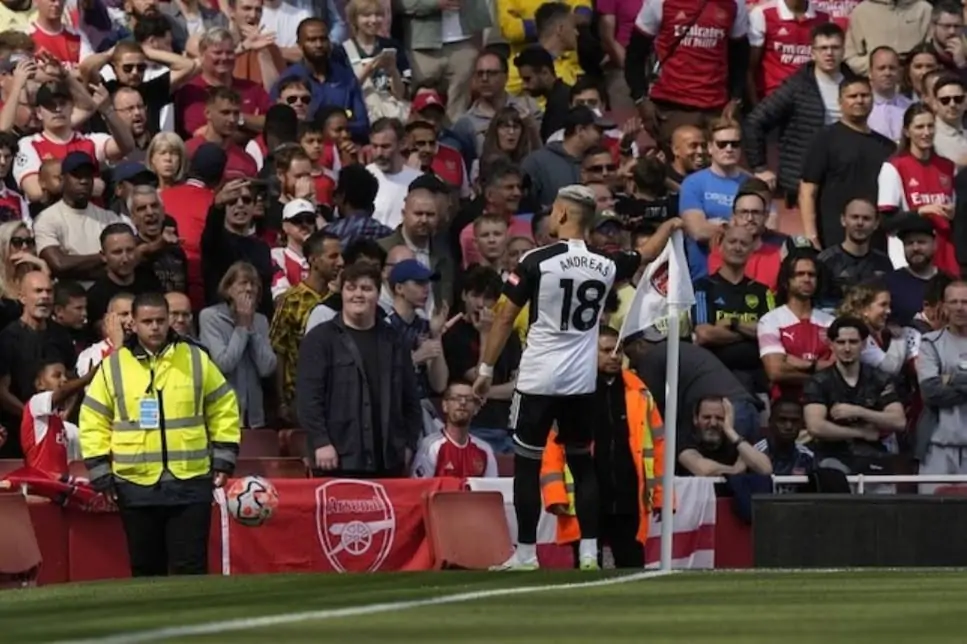 Andreas Pereira sút vào khung thành Arsenal ở Tuần 3 Ngoại hạng Anh 2023/2024